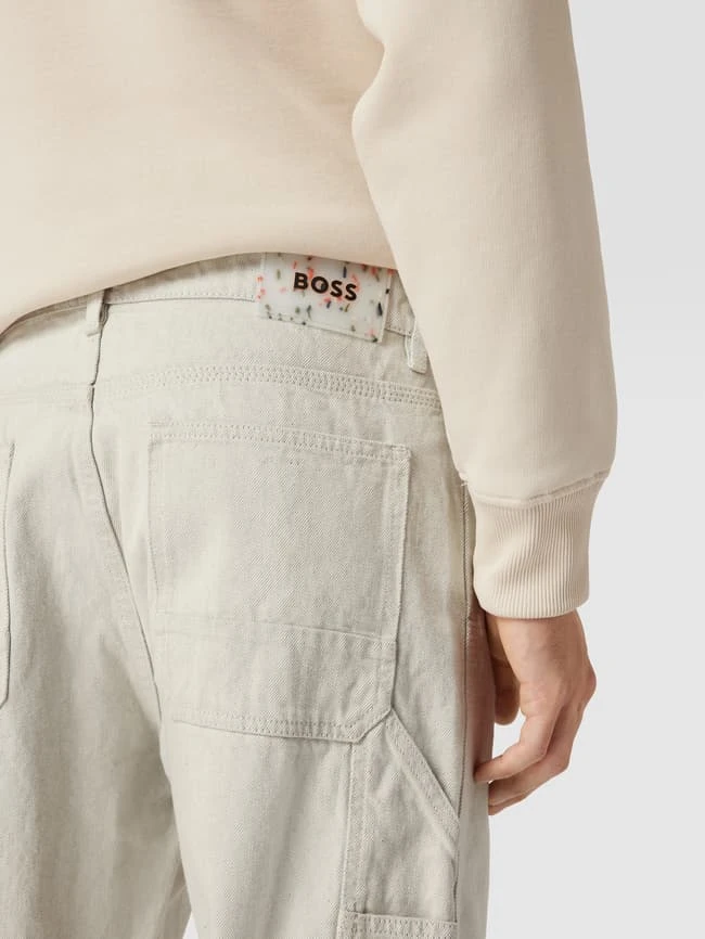 BOSS Orange Tapered Jeans Mit Label-Detail Modell 'Tatum' - Offwhite 5 BOSS Orange Tapered Jeans Mit Label-Detail Modell 'Tatum' - Offwhite – Bild 3